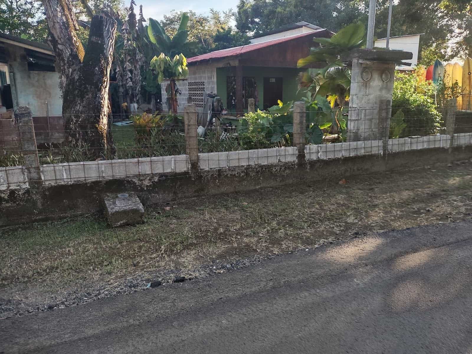 Small House in a Series of Small Houses in Esterillos Oeste